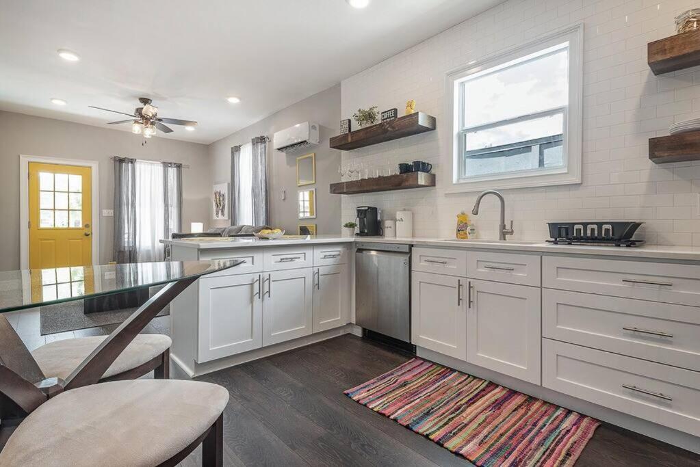 Gambino Getaway Shotgun Style Apt In The Heart Of Ybor City Tampa Extérieur photo
